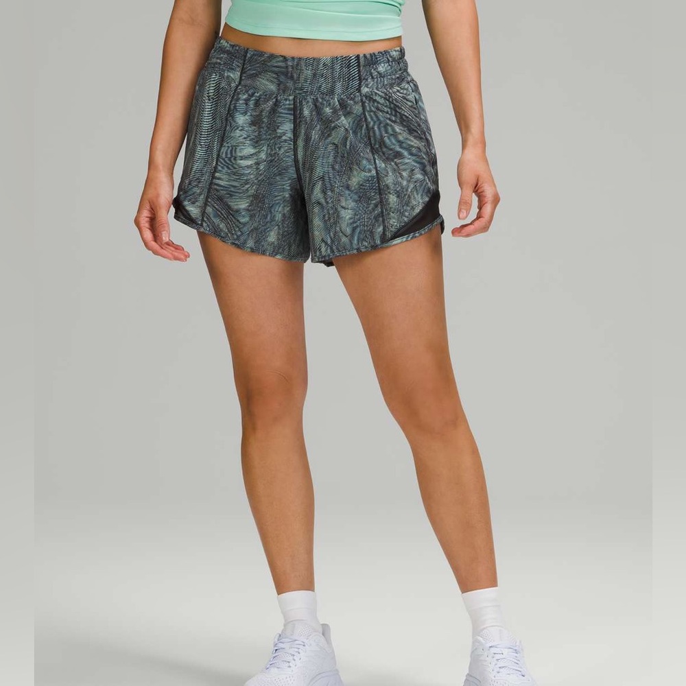 Lululemon Hotty Hot Low Rise Short 4" in Dimensional Icing Blue / Multi …